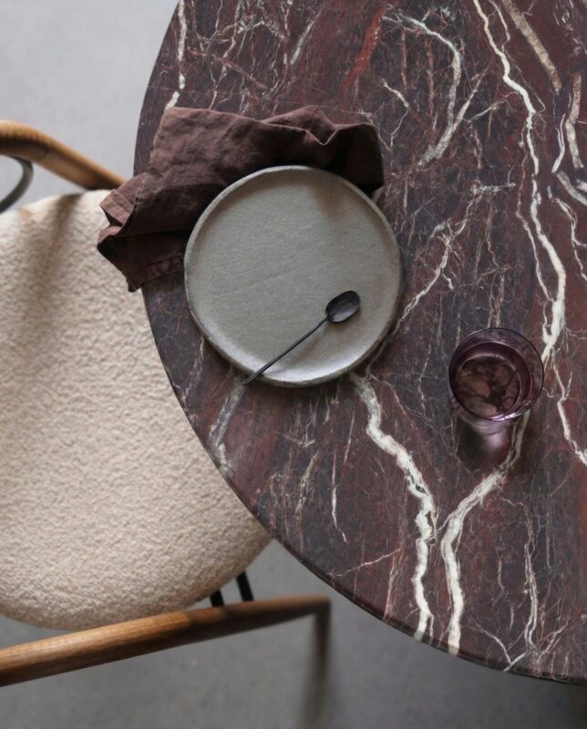 Derinlik Ile Dramın Buluştuğu Nokta: Rosso Levanto Mermerinin Tasarımdaki Etkisi 5 hf 20260226 104807 60f10a7f 26a3 42a3 9a13 491127fa69f6 - efesus home