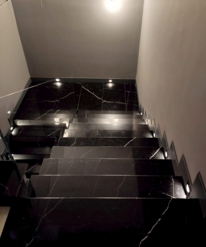 Nero Marquina Mermeri Ve Koyu Yüzeylerin Mekânsal Gücü 5 344 - efesus home