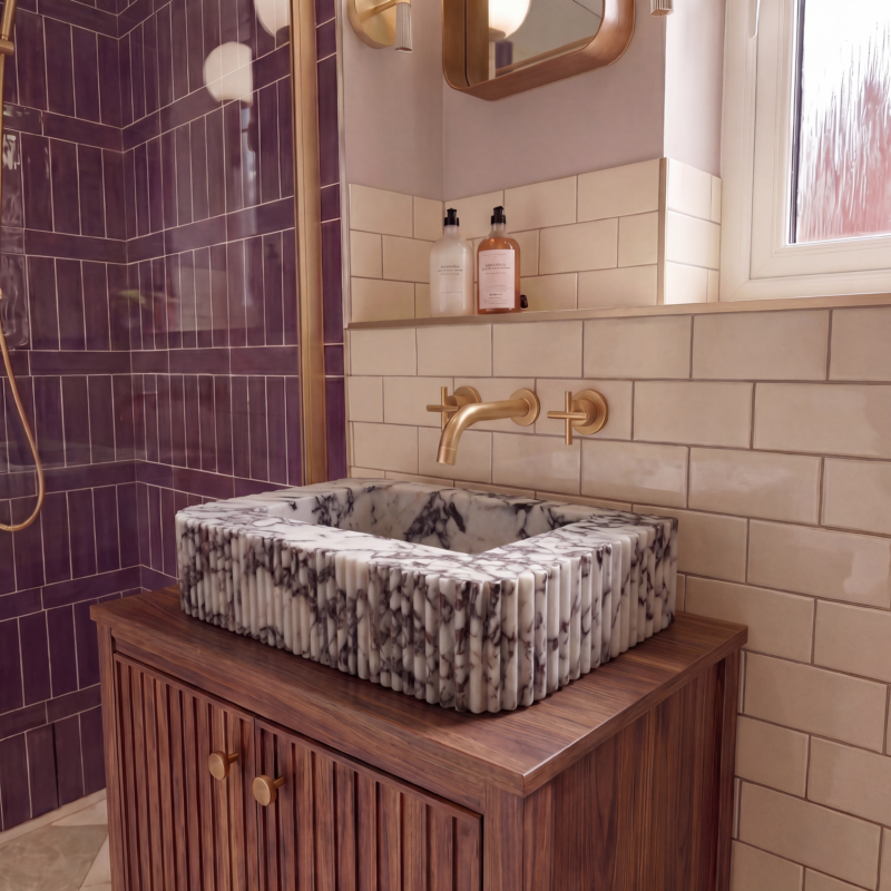 Calacatta Viola Mermeri İç Mekân Tasarımında: Mobilya, Kolon, Lavabo Ve Mozaik Uygulamaları 6 5 - efesus home